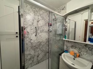 Shower Room b- click for photo gallery